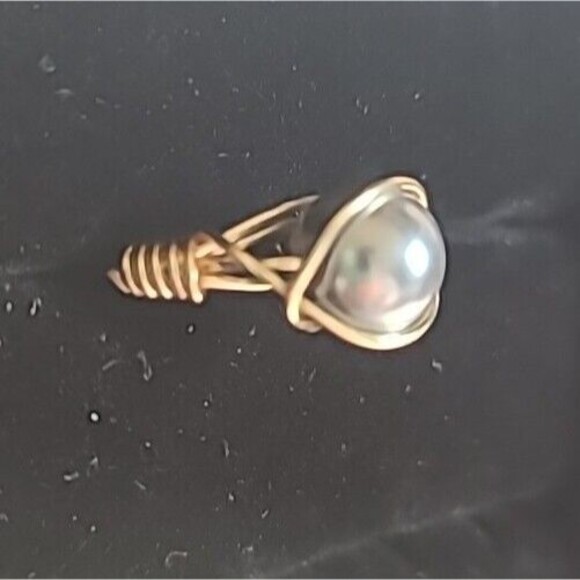 NEW Handmade Wire Wrapped Ring Goldtone Baby Blue  Beaded  Size 5 - Picture 2 of 6
